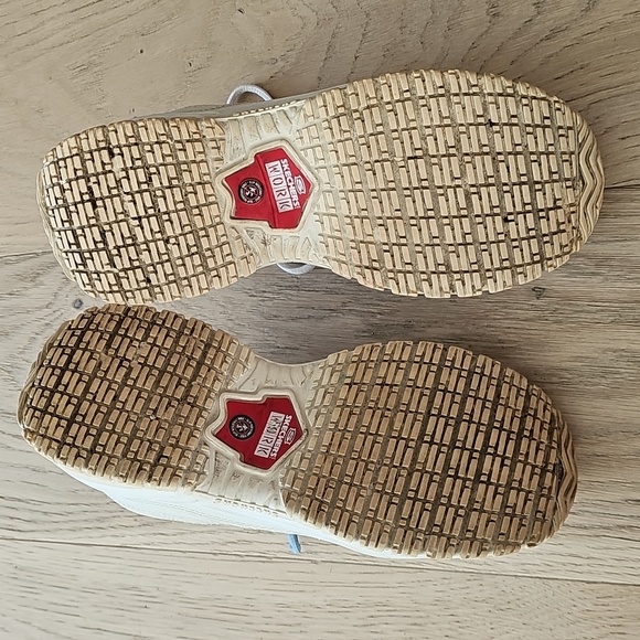 Sketchers Work Slip Resistant Restaurant Shoes hooters - Picture 8 of 9